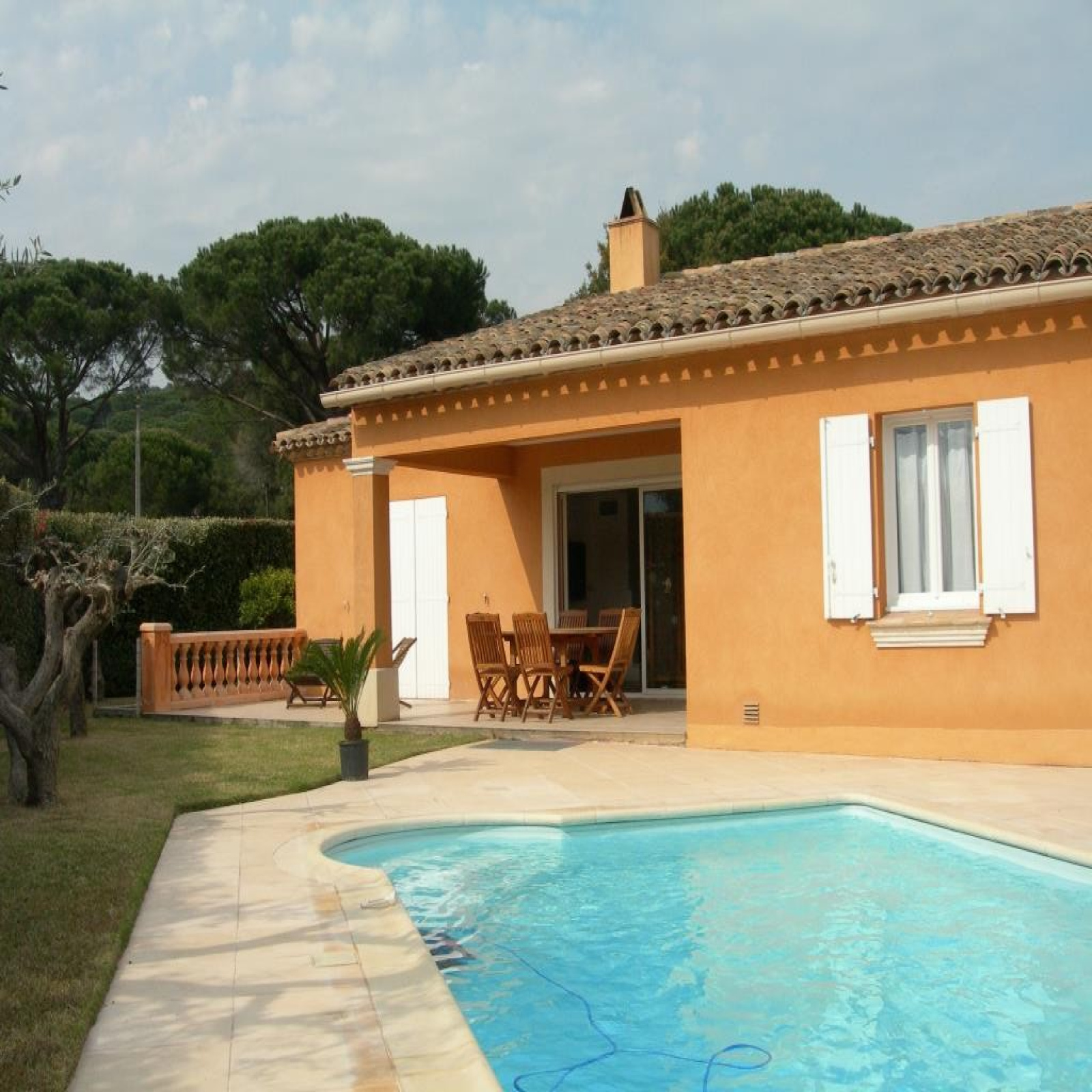 vente Maison à vendre, Sainte Maxime, Var (83). A proximité du centre et au calme. vente Maison à vendre, Sainte Maxime, Var (83). A proximité du centre et au calme.